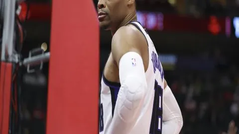 痛失好局！哈登独木难支25分9助，小卡21+6闪耀，约基奇火力全开，总冠军之争悬念再起！